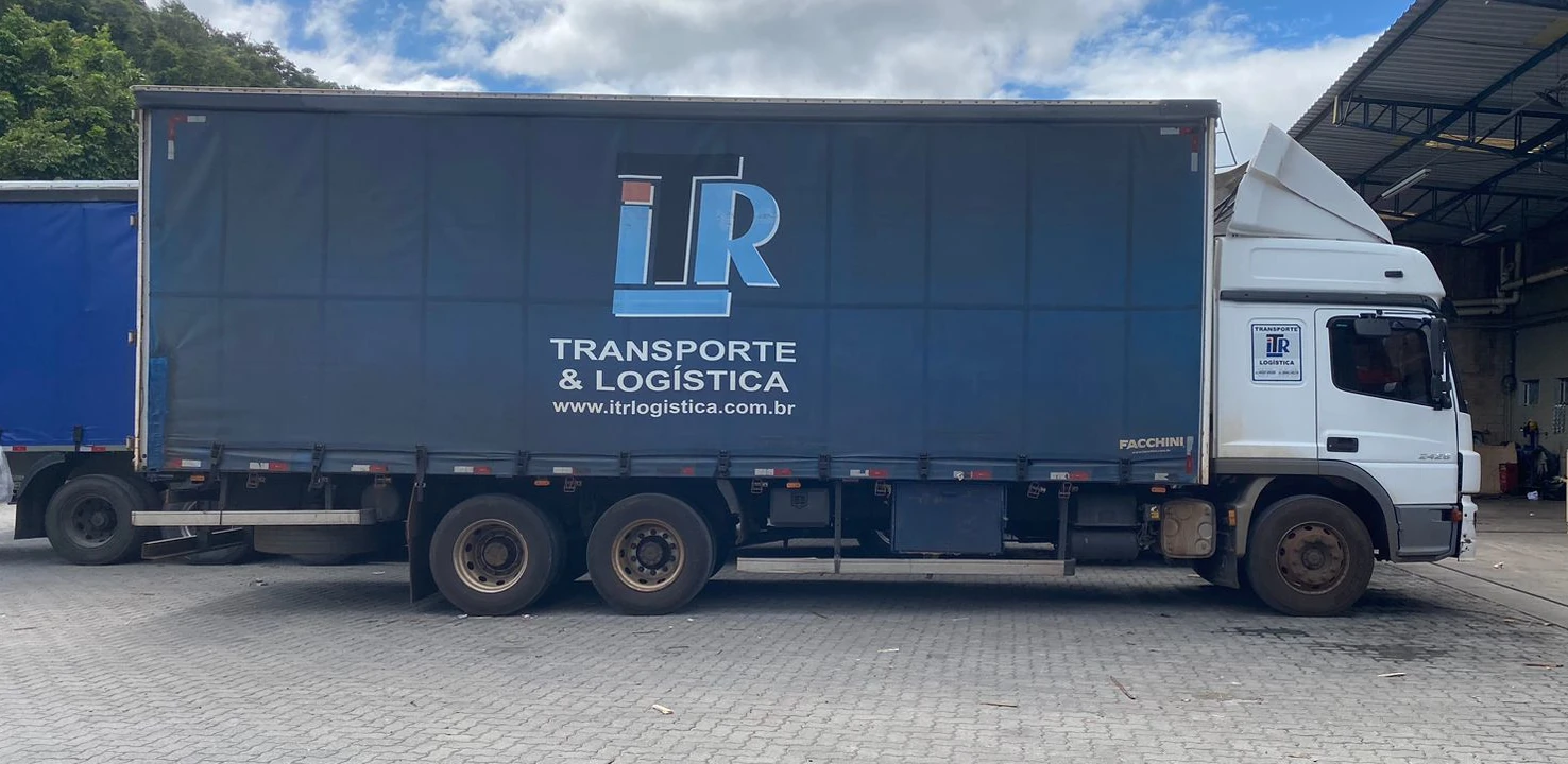Caminhão truck da ITR Transporte e Logística.